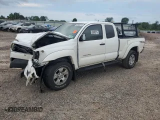 2015 Toyota Tacoma with VIN 5TFUU4EN0FX143029, listed as a Copart auction lot 63990315 with Not provided miles and Salvage title. Bid and sale history available at DreamBid. Image 1.