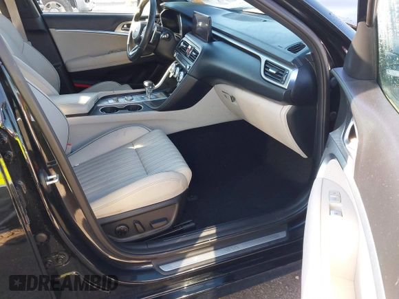 2022 Genesis G70 2.0T z VIN KMTG34TA0NU098580, wystawiony jako IAAI lot #41763511 z przebiegiem 87 816 mil mil oraz . Historia ofert i sprzedaży dostępna na DreamBid. Obrazek 5.