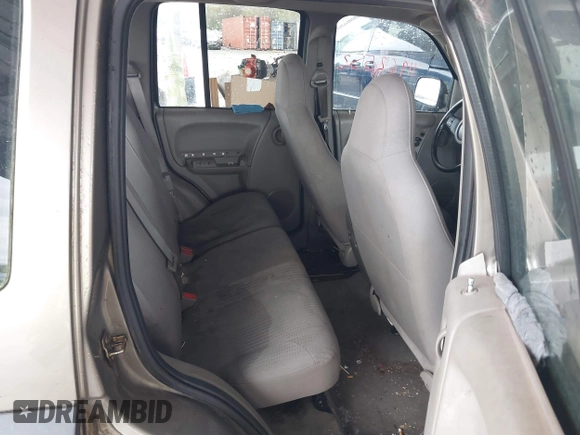 2003 Jeep Liberty Sport with VIN 1J4GK48K13W633818, listed as a IAAI auction lot 41962552 with 217,884 mi miles and . Bid and sale history available at DreamBid. Image 8.