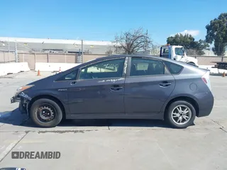 2013 Toyota Prius One z VIN JTDKN3DU2D5555677, wystawiony jako IAAI lot #41739804 z przebiegiem 50 640 mil mil oraz . Historia ofert i sprzedaży dostępna na DreamBid. Obrazek 14.