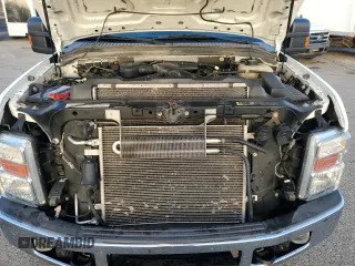2008 Ford F-250 XL z VIN 1FTSW21Y38EA68492, wystawiony jako Copart lot #49216215 z przebiegiem 131 231 mil mil oraz Szkoda całkowita • Salvage title. Historia ofert i sprzedaży dostępna na DreamBid. Obrazek 11.