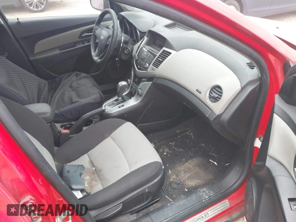 2014 Chevrolet Cruze LS z VIN 1G1PA5SG2E7151755, wystawiony jako IAAI lot #42043027 z przebiegiem 194 071 mil mil oraz . Historia ofert i sprzedaży dostępna na DreamBid. Obrazek 5.