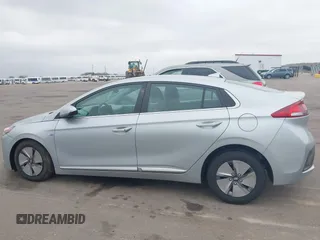 2020 Hyundai Ioniq SE with VIN KMHC75LC0LU242355, listed as a IAAI auction lot 42144438 with 74,120 mi miles and . Bid and sale history available at DreamBid. Image 14.