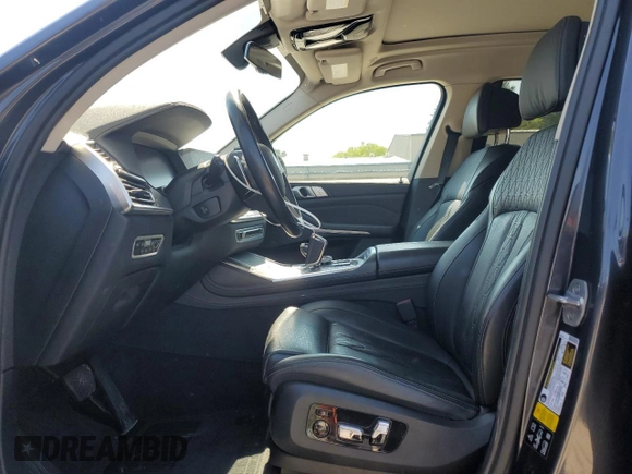 2019 BMW X7 xDrive40i z VIN 5UXCW2C54KL082619, wystawiony jako Copart lot #54474555 z przebiegiem 68 381 mil mil oraz Szkoda całkowita • Salvage title. Historia ofert i sprzedaży dostępna na DreamBid. Obrazek 7.