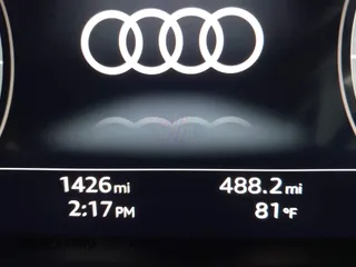 2024 Audi Q3 S line Premium Plus z VIN WA1EECF32R1141891, wystawiony jako IAAI lot #41668111 z przebiegiem 1426 mil mil oraz . Historia ofert i sprzedaży dostępna na DreamBid. Obrazek 15.