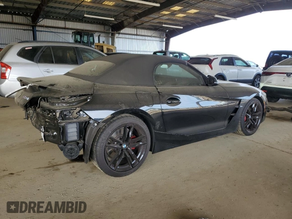 2025 BMW Z4 sDriveM40i with VIN WBAHF9C05SWY43531, listed as a Copart auction lot 46370325 with 1,943 mi miles and Salvage Title. Bid and sale history available at carsss.com. Image 3.