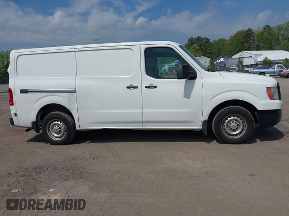 2018 Nissan NV Cargo S z VIN 1N6BF0KM7JN808869, wystawiony jako IAAI lot #42091339 z przebiegiem 242 385 mil mil oraz . Historia ofert i sprzedaży dostępna na DreamBid. Obrazek 13.