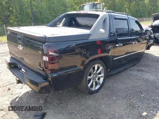 2009 Chevrolet Avalanche LTZ with VIN 3GNFK32029G183386, listed as a IAAI auction lot 42158590 with 307,685 mi miles and . Bid and sale history available at DreamBid. Image 4.