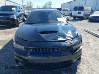 2020 Dodge Charger Scat Pack z VIN 2C3CDXGJ5LH162266, wystawiony jako IAAI lot #41763759 z przebiegiem 83 366 mil mil oraz . Historia ofert i sprzedaży dostępna na DreamBid. Obrazek 12.