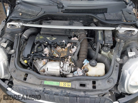 2010 MINI Hardtop S with VIN WMWMF7C52ATZ69084, listed as a IAAI auction lot 42576294 with Not provided miles and . Bid and sale history available at DreamBid. Image 10.