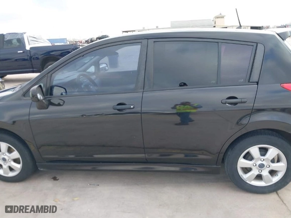 2011 Nissan Versa 1.8 S with VIN 3N1BC1CPXBL373263, listed as a IAAI auction lot 41765476 with 187,281 mi miles. Bid and sale history available at carsss.com. Image 15.