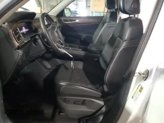 2024 Volkswagen Atlas SE with VIN 1V2KR2CA6RC563921, listed as a Copart auction lot 61643005 with 38,257 mi miles and Non repairable. Bid and sale history available at DreamBid. Image 7.