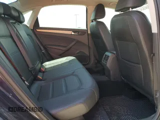 2014 Volkswagen Passat SE z VIN 1VWBS7A39EC065372, wystawiony jako Copart lot #56692415 z przebiegiem 83 257 mil mil oraz Szkoda całkowita • Salvage title. Historia ofert i sprzedaży dostępna na DreamBid. Obrazek 10.
