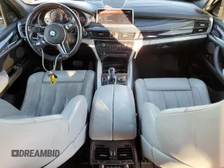 2017 BMW X5 M z VIN 5YMKT6C37H0U39093, wystawiony jako Copart lot #39299614 z przebiegiem 126 868 mil mil oraz . Historia ofert i sprzedaży dostępna na DreamBid. Obrazek 8.