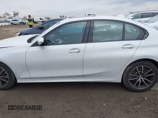 2022 BMW 3 Series 330i with VIN 3MW5R1J0XN8C67673, listed as a IAAI auction lot 41777963 with 21,812 mi miles and . Bid and sale history available at DreamBid. Image 14.