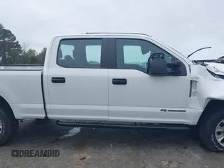 2022 Ford F-250 XL z VIN 1FT7W2BT3NEC98831, wystawiony jako IAAI lot #41851281 z przebiegiem 24 876 mil mil oraz . Historia ofert i sprzedaży dostępna na DreamBid. Obrazek 13.
