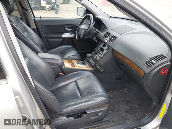 2006 Volvo XC90 with VIN YV4CM592261297811, listed as a IAAI auction lot 41678622 with 134,194 mi miles and . Bid and sale history available at DreamBid. Image 5.