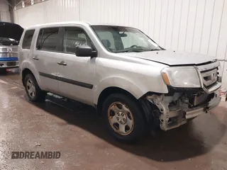 2011 Honda Pilot LX with VIN 5FNYF4H23BB103223, listed as a IAAI auction lot 41040981 with 107,592 mi miles and . Bid and sale history available at DreamBid. Image 1.