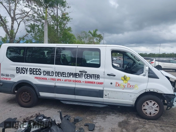 2018 Ford Transit Passenger XL with VIN 1FBZX2ZM0JKA10221, listed as a IAAI auction lot 41988879 with 54,340 mi miles and . Bid and sale history available at DreamBid. Image 13.