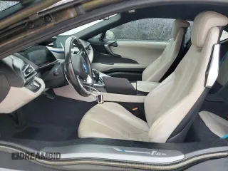 2015 BMW i8 z VIN WBY2Z2C52FV392362, wystawiony jako Copart lot #78270524 z przebiegiem 59 293 mil mil oraz Szkoda całkowita • Salvage title. Historia ofert i sprzedaży dostępna na DreamBid. Obrazek 7.