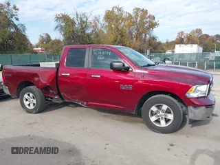 2017 Ram 1500 SLT z VIN 1C6RR6GG8HS747159, wystawiony jako IAAI lot #40783594 z przebiegiem 184 719 mil mil oraz . Historia ofert i sprzedaży dostępna na DreamBid. Obrazek 13.