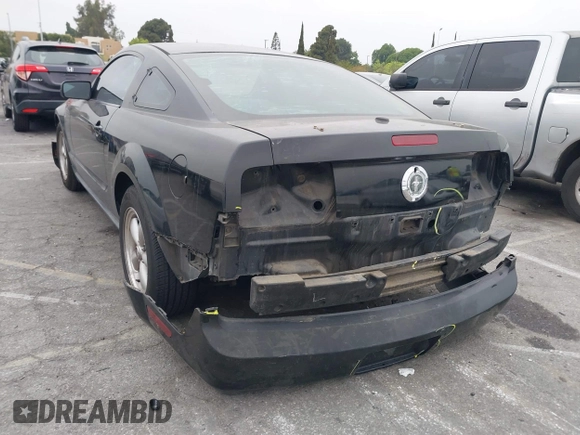 2009 Ford Mustang with VIN 1ZVHT80N495139131, listed as a IAAI auction lot 42019441 with 195,952 mi miles and . Bid and sale history available at carsss.com. Image 3.
