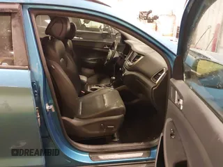 2016 Hyundai Tucson Limited with VIN KM8J33A27GU085639, listed as a IAAI auction lot 41733158 with 111,155 mi miles. Bid and sale history available at carsss.com. Image 5.