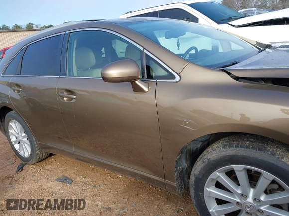 2010 Toyota Venza with VIN 4T3ZA3BB1AU022011, listed as a IAAI auction lot 41459465 with 111,258 mi miles. Bid and sale history available at carsss.com. Image 13.