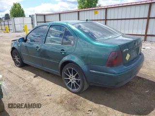 2000 Volkswagen Jetta GLS с VIN 3VWSA29M5YM109440, выставлен на аукционе IAAI как лот 42177790 с пробегом 163 995 миль миль и . История ставок и продаж доступна на DreamBid. Изображение 3.