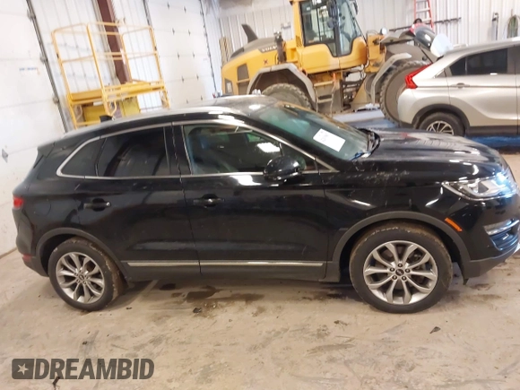 2017 Lincoln MKC Select z VIN 5LMCJ2D94HUL61565, wystawiony jako IAAI lot #42019067 z przebiegiem 77 366 mil mil oraz . Historia ofert i sprzedaży dostępna na DreamBid. Obrazek 13.