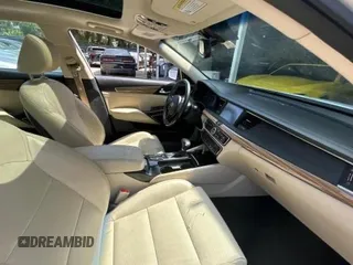 2017 Kia Cadenza Technology z VIN KNALC4J1XH5063296, wystawiony jako Copart lot #62104505 z przebiegiem 84 447 mil mil oraz Szkoda całkowita • Salvage title. Historia ofert i sprzedaży dostępna na DreamBid. Obrazek 5.