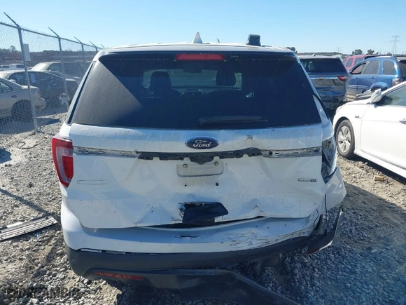 2017 Ford Police Interceptor Utility with VIN 1FM5K8ARXHGA36336, listed as a IAAI auction lot 41684983 with NaN miles. Bid and sale history available at carsss.com. Image 16.