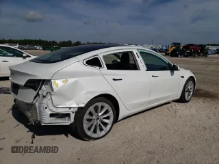 2022 Tesla Model 3 with VIN 5YJ3E1EA0NF320658, listed as a Copart auction lot 53317305 with 27,839 mi miles and Non Repairable. Bid and sale history available at carsss.com. Image 3.