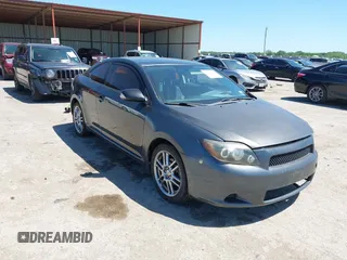 2010 Scion tC z VIN JTKDE3B75A0321217, wystawiony jako IAAI lot #42081631 z przebiegiem 147 712 mil mil oraz . Historia ofert i sprzedaży dostępna na DreamBid. Obrazek 1.