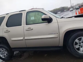 2007 GMC Yukon SLT z VIN 1GKFK13037J282696, wystawiony jako IAAI lot #41996538 z przebiegiem 143 607 mil mil oraz . Historia ofert i sprzedaży dostępna na DreamBid. Obrazek 13.