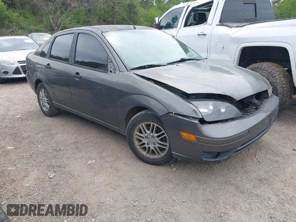 2005 Ford Focus S with VIN 1FAFP34N65W246882, listed as a IAAI auction lot 41894030 with 289,678 mi miles. Bid and sale history available at carsss.com. Image 1.