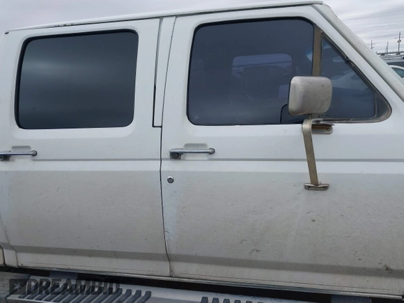 1995 Ford F-350 with VIN 1FTJW36H0SEA10003, listed as a IAAI auction lot 41959728 with 266,377 mi miles and . Bid and sale history available at DreamBid. Image 13.
