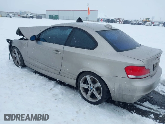 2008 BMW 1 Series 135i with VIN WBAUC73558VF22727, listed as a IAAI auction lot 41590354 with 81,362 mi miles. Bid and sale history available at carsss.com. Image 3.
