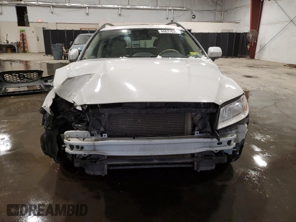 2014 Volvo XC70 3.2L with VIN YV4940BZ0E1176908, listed as a Copart auction lot 44677635 with 152,684 mi miles and Salvage Title. Bid and sale history available at DreamBid. Image 5.