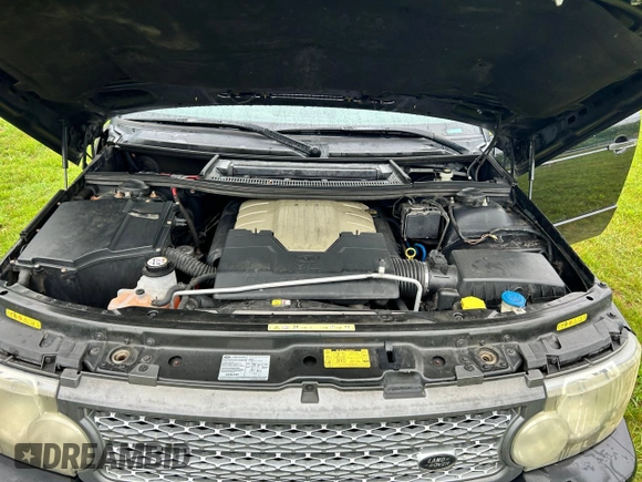 2007 Land Rover Range Rover SC z VIN SALMF13407A253823, wystawiony jako Copart lot #57240195 z przebiegiem 235 385 mil mil oraz Czysty tytuł • Clean title. Historia ofert i sprzedaży dostępna na DreamBid. Obrazek 7.