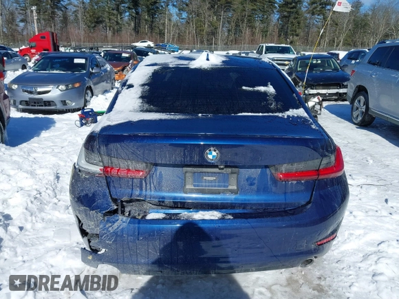 2019 BMW 3 Series 330i xDrive with VIN WBA5R7C59KAJ82495, listed as a IAAI auction lot 41597332 with 79,192 mi miles. Bid and sale history available at carsss.com. Image 17.