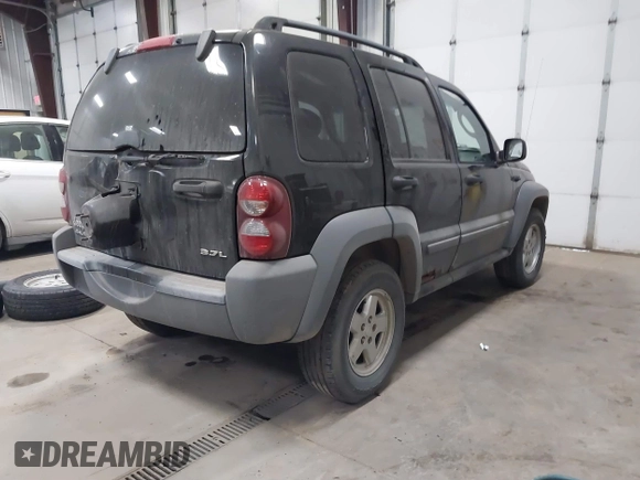 2005 Jeep Liberty Sport with VIN 1J4GL48K55W711355, listed as a IAAI auction lot 41743670 with 226,160 mi miles and . Bid and sale history available at carsss.com. Image 4.