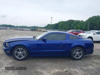 2014 Ford Mustang V6 with VIN 1ZVBP8AM4E5282543, listed as a IAAI auction lot 42367520 with 208,641 mi miles and . Bid and sale history available at DreamBid. Image 14.