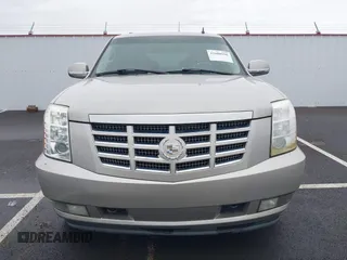 2007 Cadillac Escalade z VIN 1GYFK63847R256229, wystawiony jako IAAI lot #41600996 z przebiegiem 219 189 mil mil oraz . Historia ofert i sprzedaży dostępna na DreamBid. Obrazek 13.
