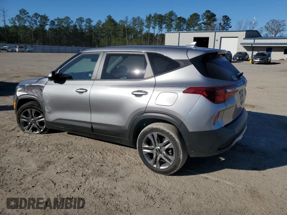 2021 Kia Seltos LX with VIN KNDEPCAA5M7178185, listed as a Copart auction lot 87043154 with 34,279 mi miles and Salvage Title. Bid and sale history available at DreamBid. Image 2.