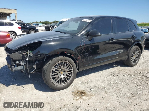 2018 Porsche Cayenne z VIN WP1AA2A23JKA00043, wystawiony jako Copart lot #51791315 z przebiegiem 71 733 mil mil oraz Szkoda całkowita • Salvage title. Historia ofert i sprzedaży dostępna na DreamBid. Obrazek 1.