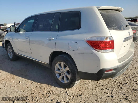 2011 Toyota Highlander with VIN 5TDZK3EHXBS027630, listed as a Copart auction lot 49255195 with 189,829 mi miles and Clean Title. Bid and sale history available at carsss.com. Image 2.