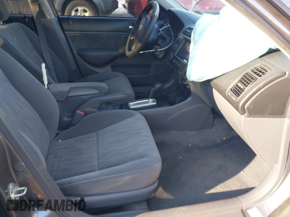 2004 Honda Civic EX with VIN 2HGES26814H604992, listed as a IAAI auction lot 41373327 with 97,545 mi miles. Bid and sale history available at carsss.com. Image 5.