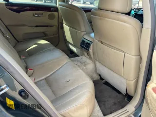 2007 Lexus LS 460 z VIN JTHBL46F275018658, wystawiony jako Copart lot #54719195 z przebiegiem 234 703 mil mil oraz Czysty tytuł • Clean title. Historia ofert i sprzedaży dostępna na DreamBid. Obrazek 6.