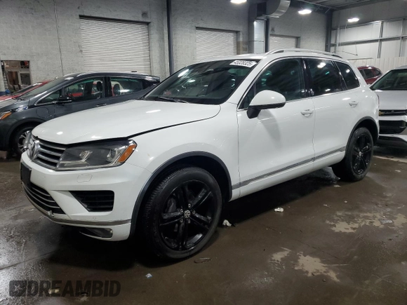 2017 Volkswagen Touareg Wolfsburg Edition z VIN WVGRF7BP7HD002143, wystawiony jako Copart lot #45328325 z przebiegiem 107 476 mil mil oraz Szkoda całkowita • Salvage title. Historia ofert i sprzedaży dostępna na DreamBid. Obrazek 1.